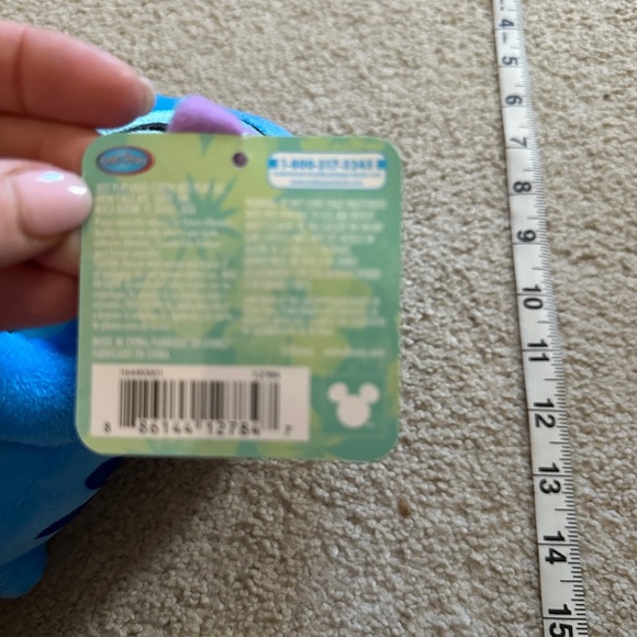 Stitch holding a coffee - Picture 5 of 6